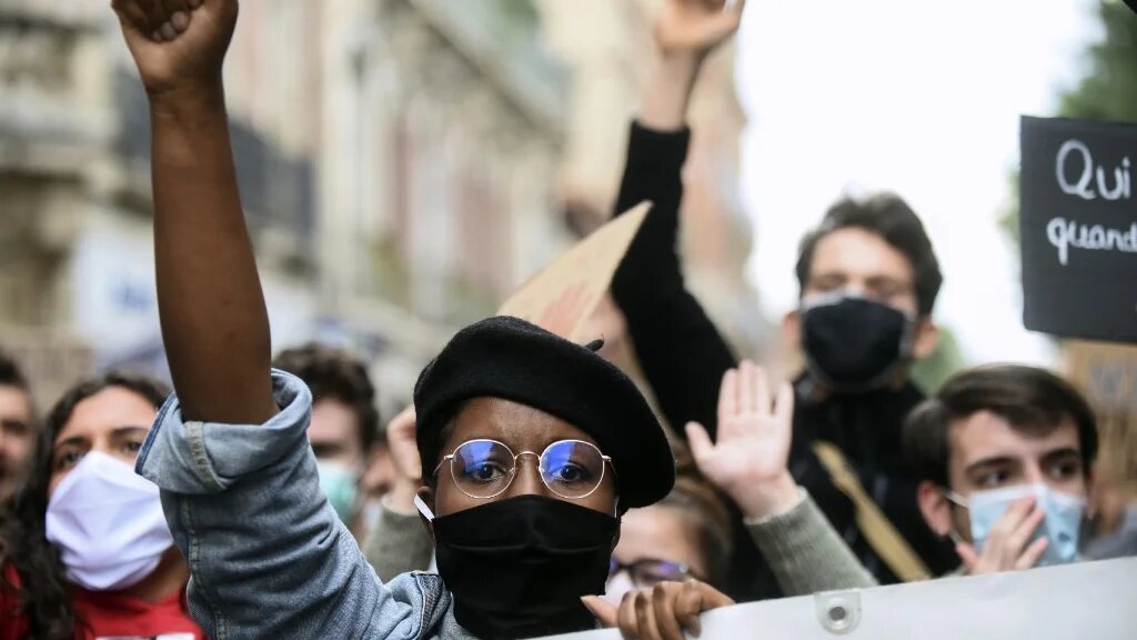 Manifestation contre les violences policières, en hommage à George Floyd et à Adama Traoré, le 10 juin 2020 à Toulouse (AFP)