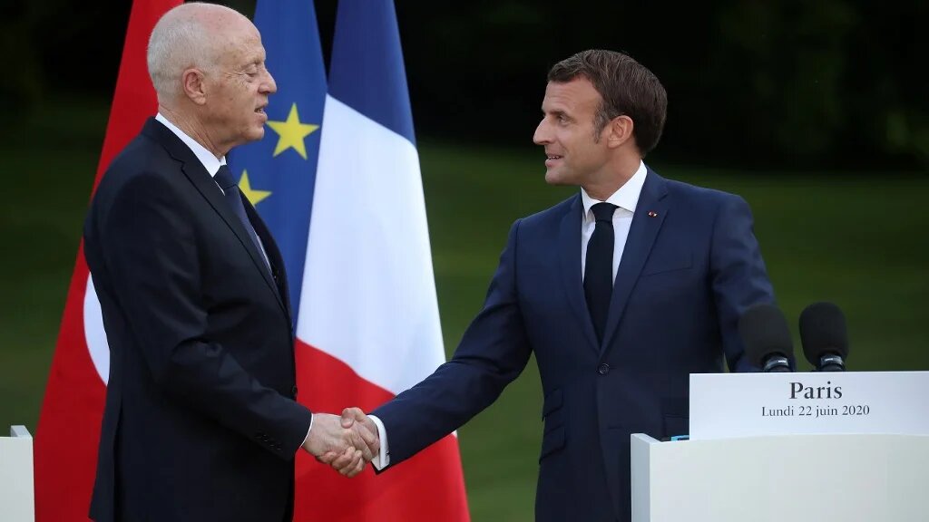 « La France et la Tunisie demandent ensemble à ce que les belligérants cessent le feu et tiennent leurs engagements de reprendre les négociations » appelé lundi 22 juin Emmanuel Macron lors de la conférence de presse conjointe avec son homologue tunisien Kais Saied (AFP)