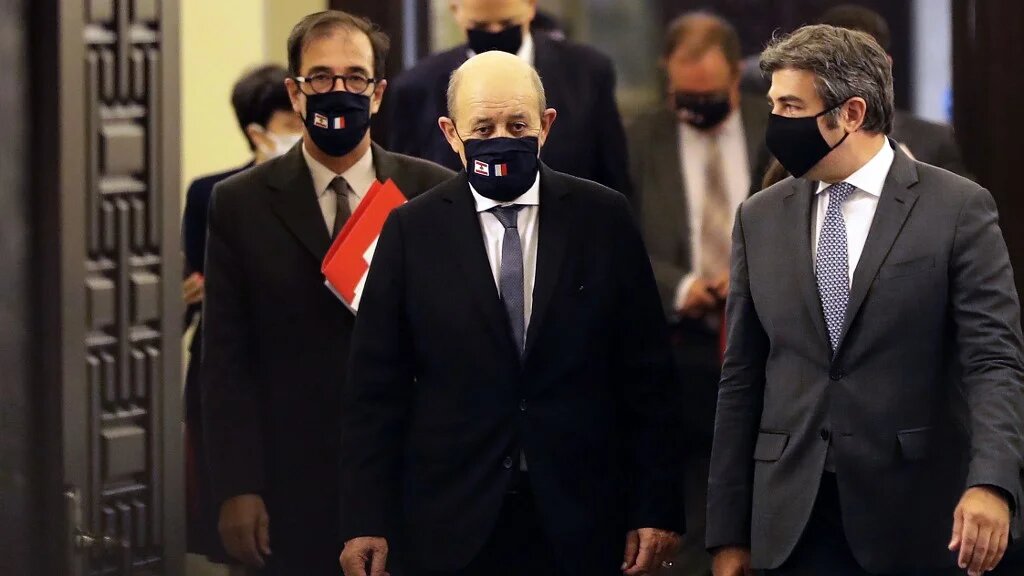 Le chef de la diplomatie française Jean-Yves Le Drian à Beyrouth, le 23 juillet 2020 (AFP)