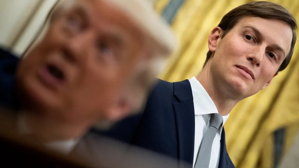 Kushner entretient des relations étroites avec le prince héritier saoudien Mohammed ben Salmane (AFP)