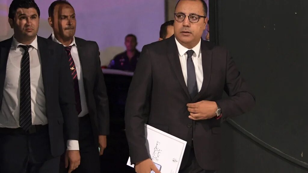 Le chef du gouvernement désigné, Hichem Mechichi, a présenté tard lundi son futur gouvernement, le second en six mois, composé essentiellement de technocrates, et qui doit encore obtenir l’approbation du Parlement (AFP)