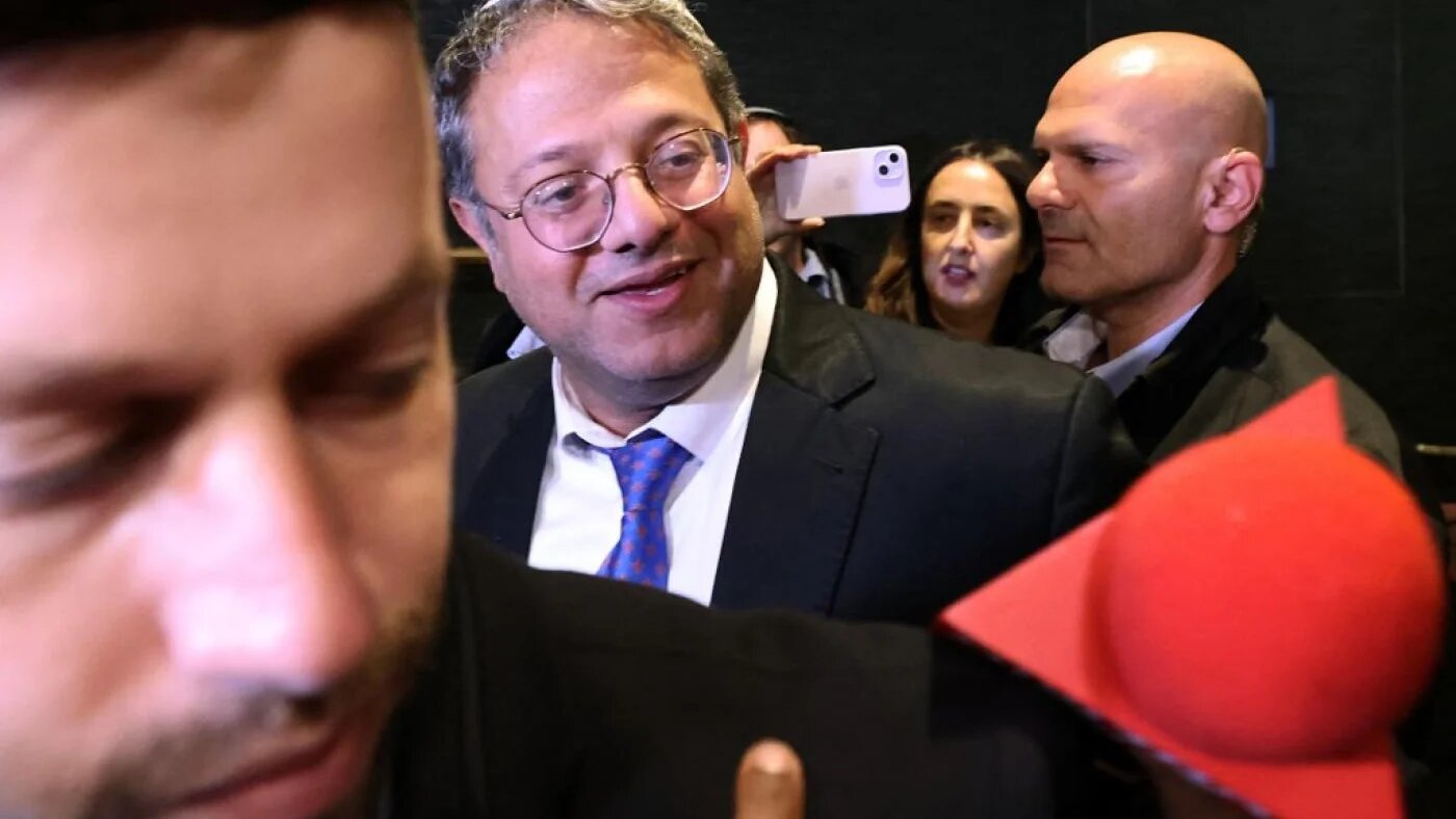 Ben Gvir, avec un autre ténor de l’extrême droite, Bezalel Smotrich, ont récolté 5 % des voix, ce qui leur permet d’obtenir quatorze sièges au Parlement contre six en 2021 (AFP)
