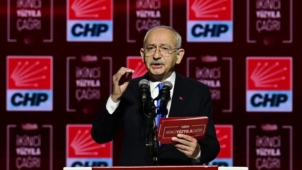 Leader of the Republican People's Party (CHP) Kemal Kilicdaroglu speaks during a meeting in Istanbul on December 3, 2022. (AFP)