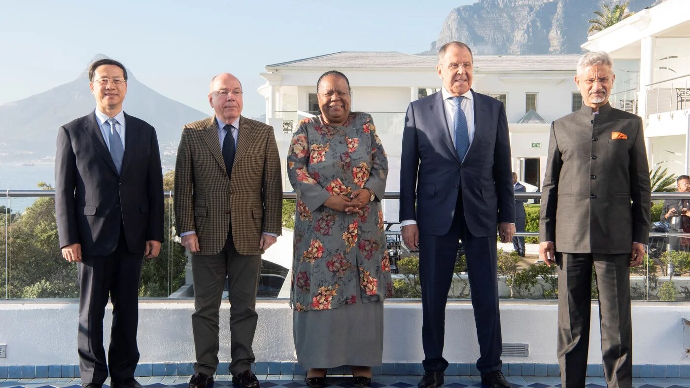 (L to R) Foreign ministers of China, Brazil, South Africa, Russia and India pose for photos at the Brics meeting on 1 June 2023 in Cape Town (AFP)