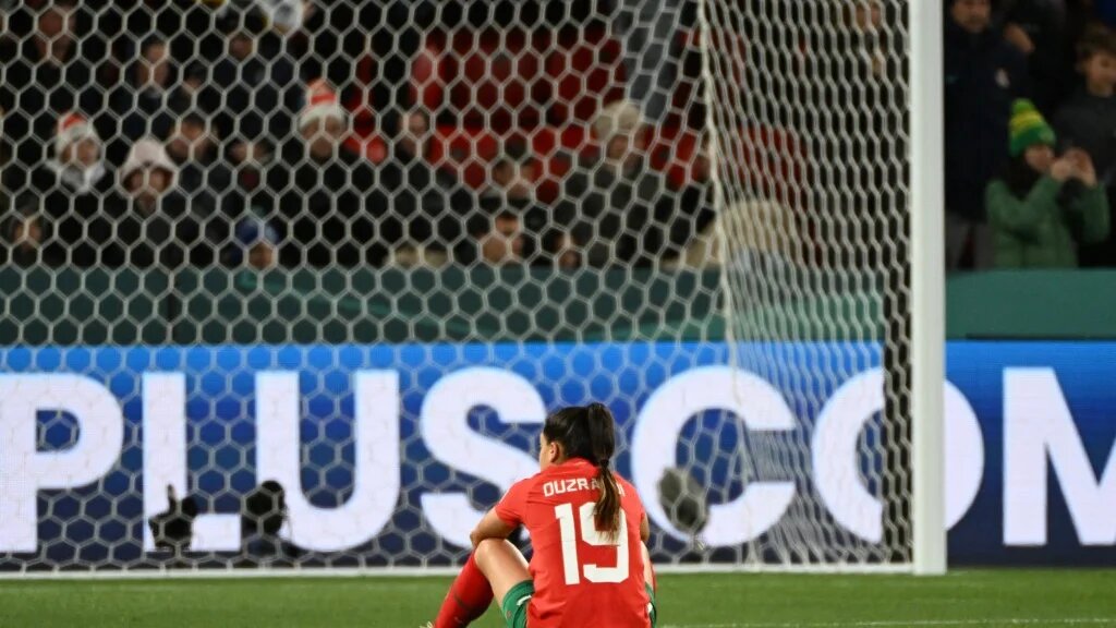  L’attaquante marocaine Sakina Diki, à la fin du 8e de finale de football de la Coupe du monde féminine Australie-Nouvelle-Zélande 2023 entre la France et le Maroc (AFP/Brenton Edwards)