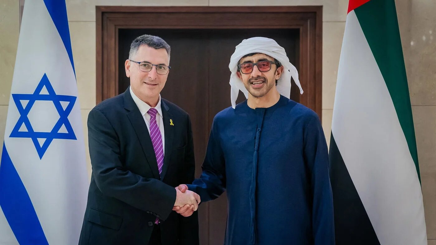 UAE's Foreign Minister Abdullah bin Zayed al-Nahyan (R) receiving Israel's Foreign Minister Gideon Saar in Abu Dhabi on 6 April 2025 (WAM via AFP)