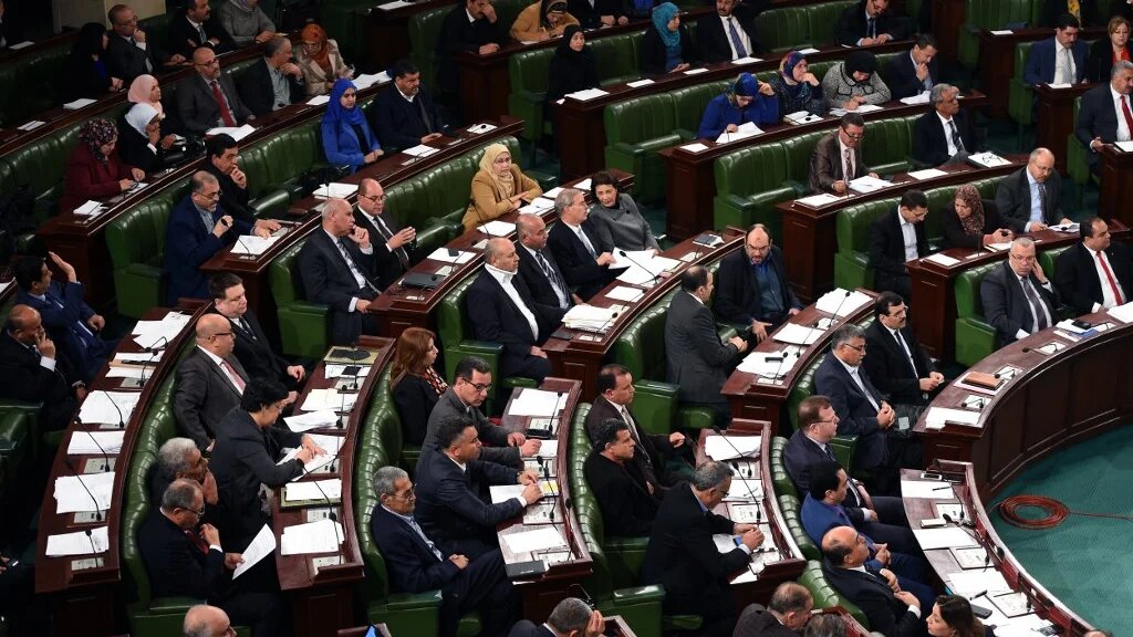 Kais Saied propose de revoir entièrement la désignation des élus en mettant en place une démocratie à plusieurs niveaux, partant des collectivités locales pour arriver à un Parlement élu au suffrage indirect (AFP)