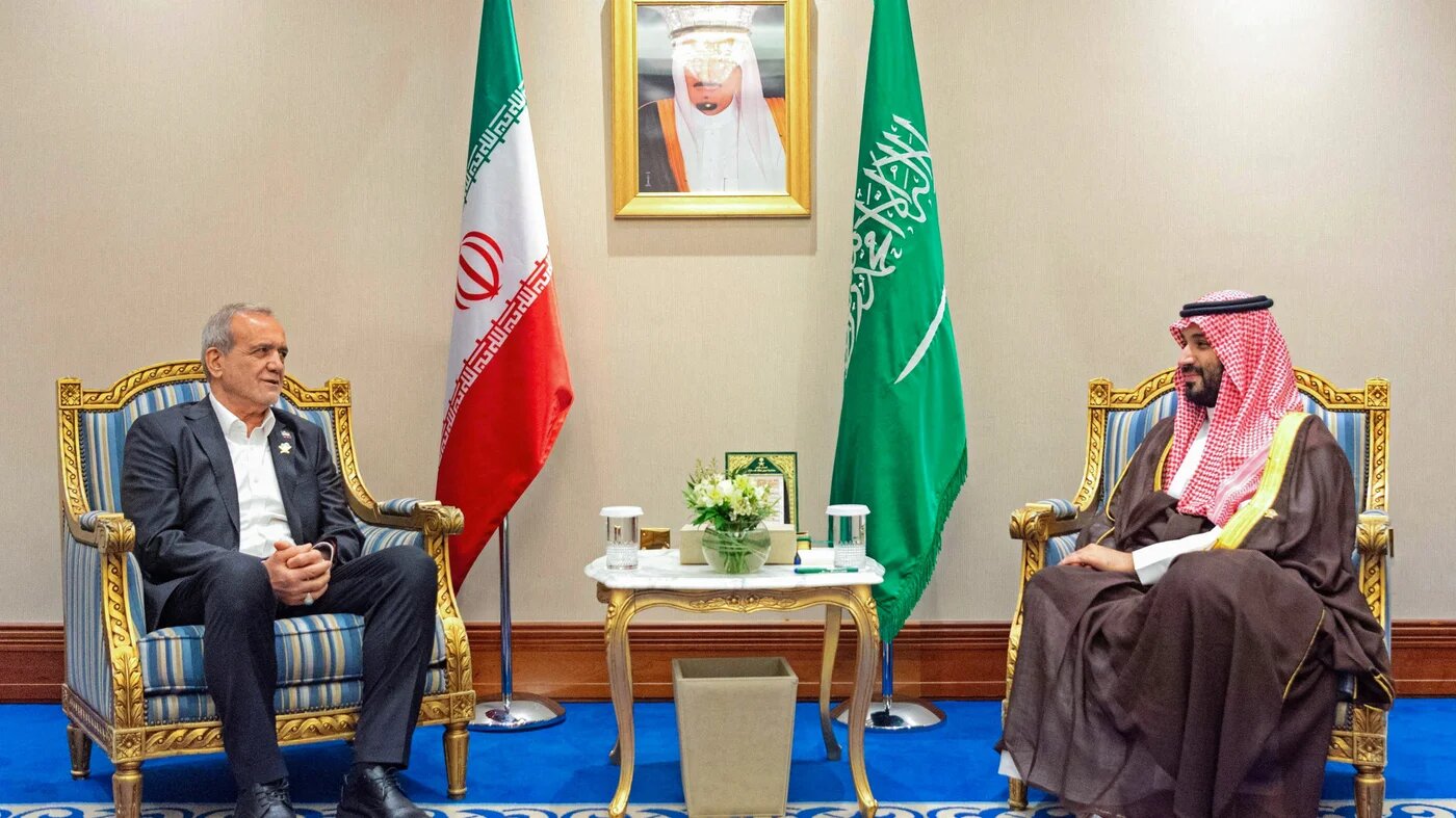 Saudi Arabia's Crown Prince Mohammed bin Salman (right) meets Iran's President Masoud Pezeshkian in Doha on 15 September 2025 during the Arab-Islamic emergency summit, held after Israel's attack on Qatar (Saudi Press Agency/AFP)