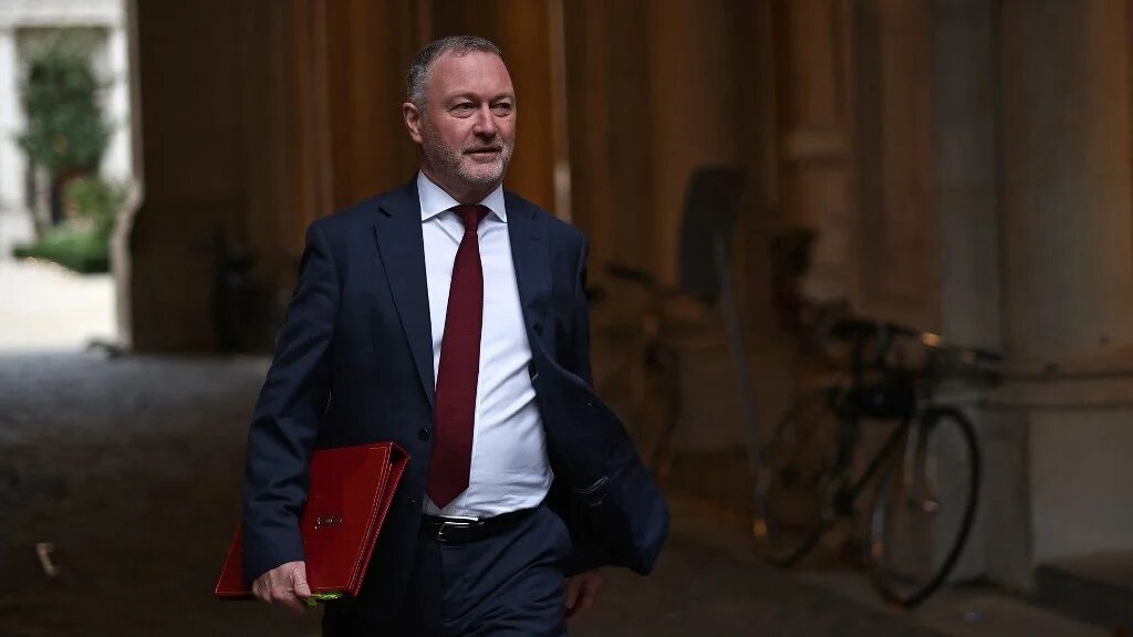 Britain's Housing Secretary Steve Reed walks to 10 Downing Street in central London on October 14, 2025