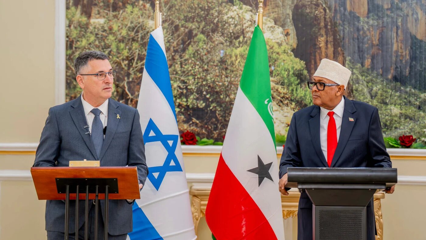 Somaliland President Abdirahman Abdullahi Mohamed (R) and Israel's Foreign Minister Gideon Saar speak at a press conference in Hargeisa on 6 January 2026, following Israel’s recognition of Somaliland (AFP/Somaliland Presidential Office)
