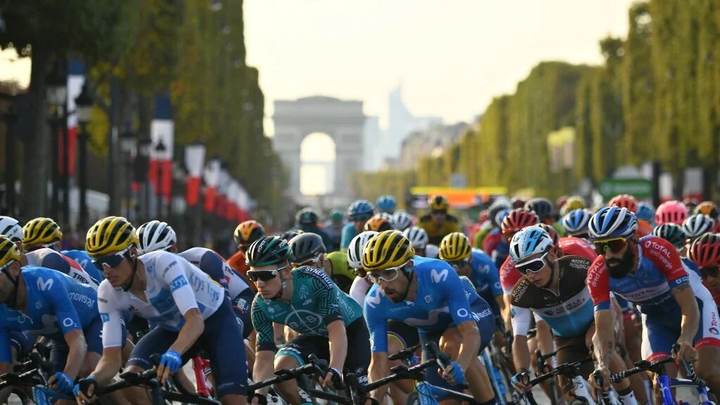 Cette course cycliste est l’une des plus importantes manifestations sportives de France (AFP/Marco Berorello)