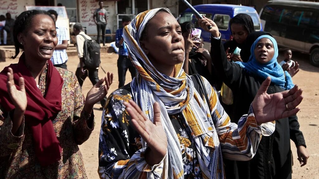 Manifestations à Khartoum, le 21 octobre 2020, dénonçant la situation économique et réclamant justice pour les manifestants tués (AFP)