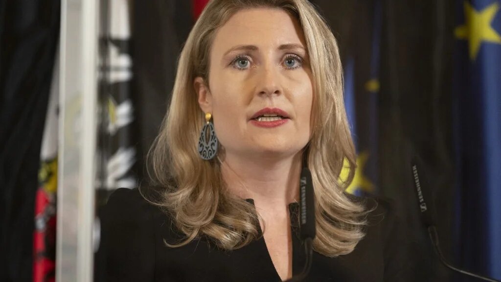 Pour la ministre conservatrice de l’intégration Susanne Raab, cette carte veut démasquer « dans les arrière-cours » les « idéologies » remettant en cause « les valeurs de la démocratie libérale » (AFP/Joe Klamar)