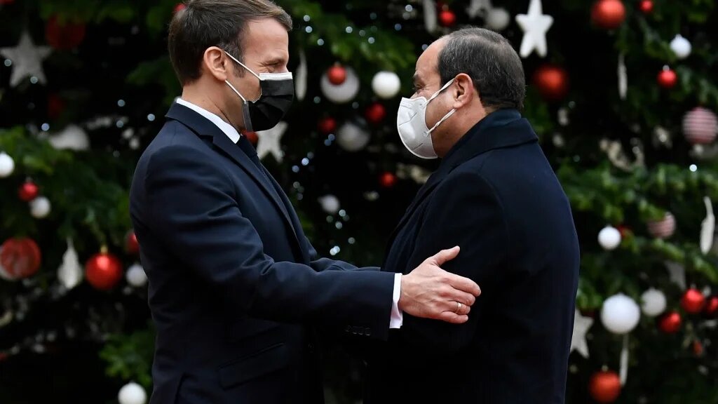 Emmanuel Macron accueille son homologue égyptien Abdel Fattah al-Sissi à l’Élysée, le 7 décembre 2020 (AFP)