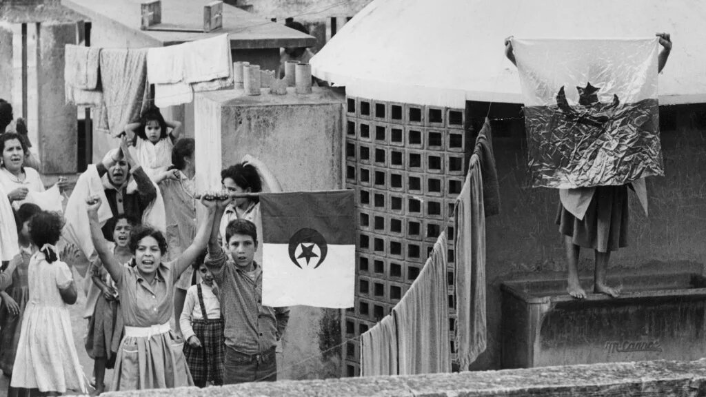 Alger, au 7e anniversaire du déclenchement de la guerre d’indépendance, le 1er novembre 1961 (AFP)