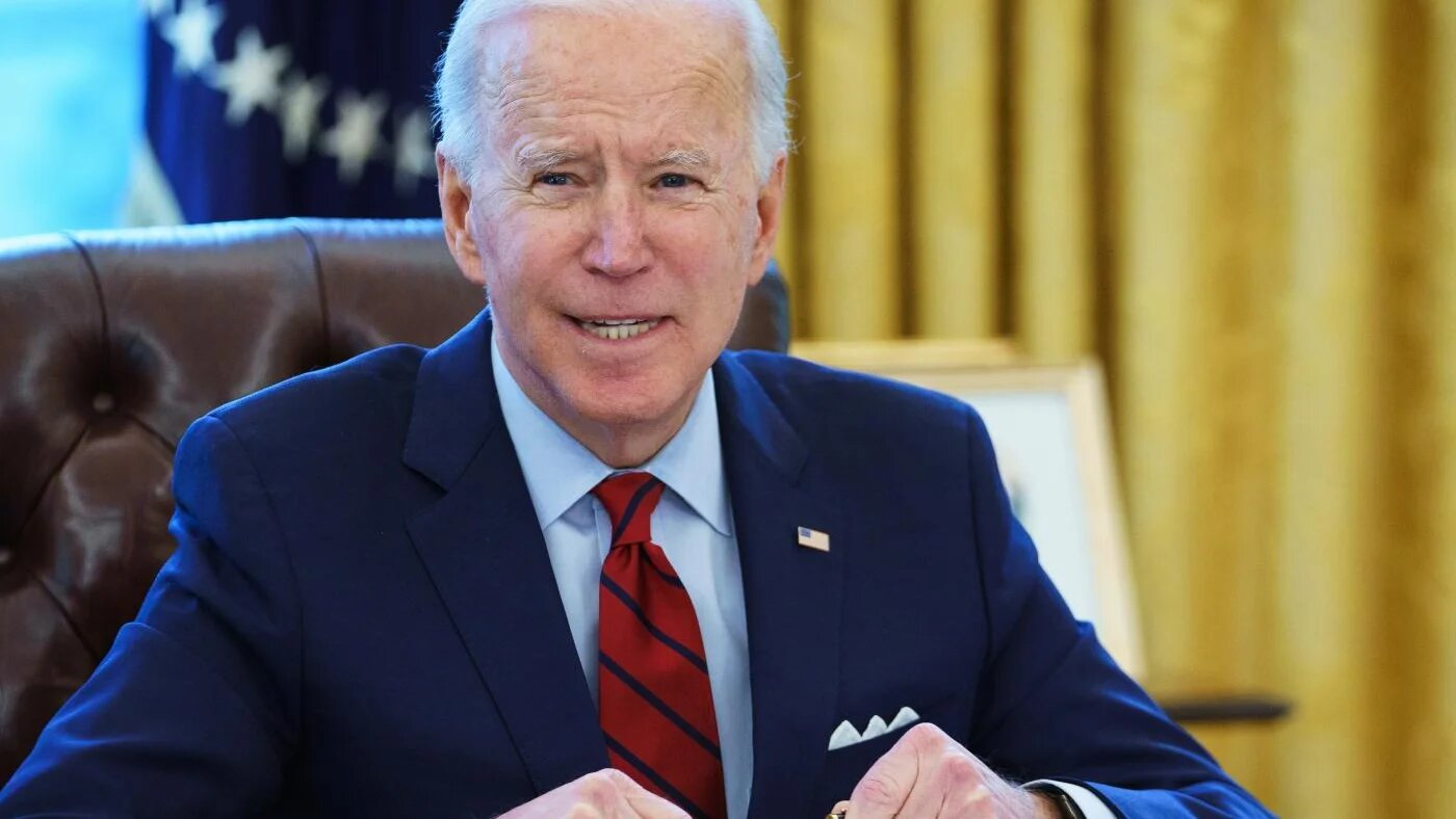 Le président américain Joe Biden dans le Bureau ovale de la Maison-Blanche à Washington D.C., le 28 janvier 2021 (AFP)