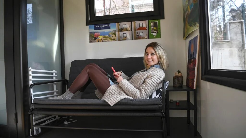 Pelin Dustegor, propriétaire de la marque Casa Lokomotif, le 21 janvier 2021, à Istanbul (AFP)