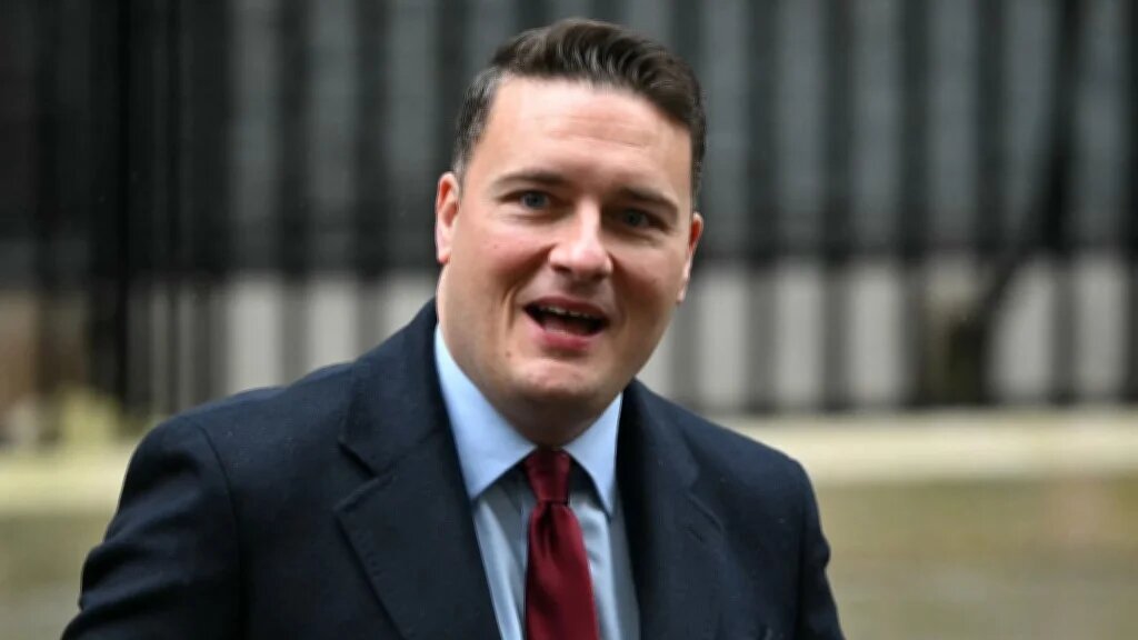 Britain's Health Secretary Wes Streeting leaves after attending a cabinet meeting at 10 Downing Street in central London on January 13, 2026.