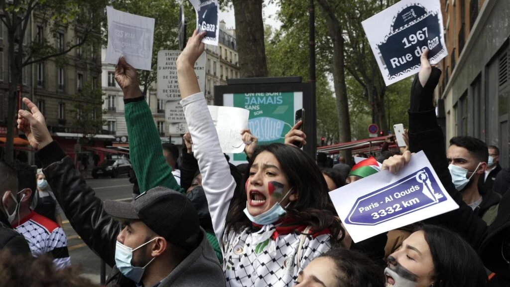 Manifestation de soutien aux Palestiniens, à Paris, le 15 mai 2021 (AFP/Geoffroy Van Der Hasselt)