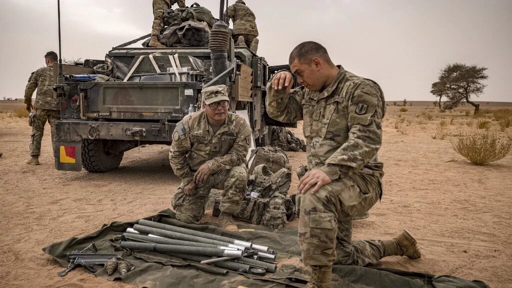 Soldats américains participant à l’exercice African Lion, dans la région de Grier Labouihi, dans le sud-est du Maroc, le 9 juin 2021 (AFP/Fadel Senna)