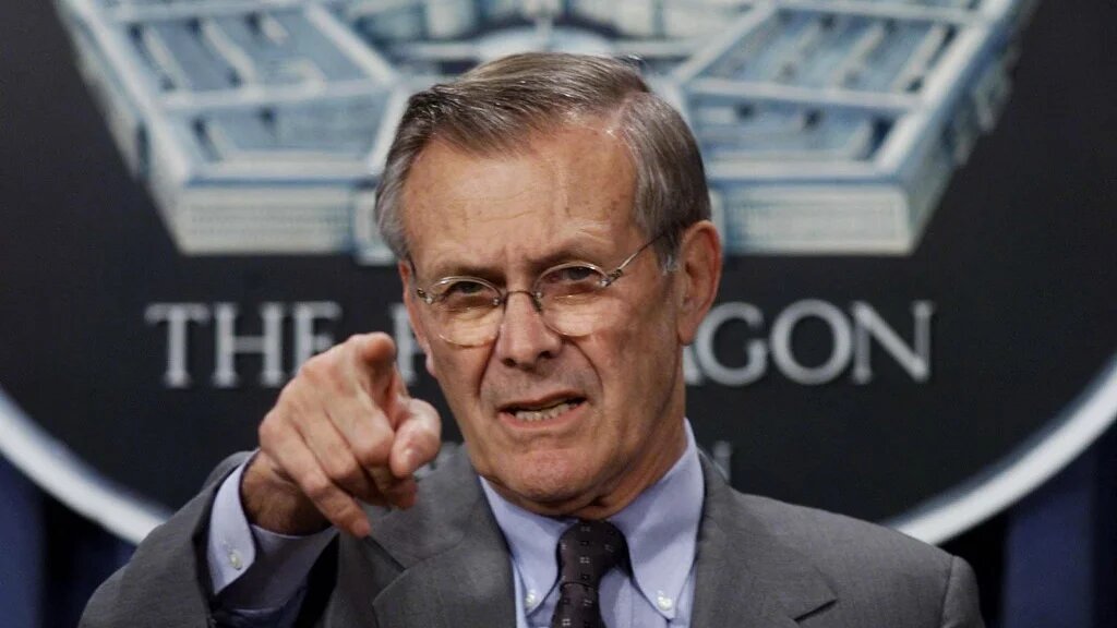 L’ex-secrétaire américain à la Défense Donald Rumsfeld à Washington, le 8 octobre 2001 (AFP/Luc Frazza)