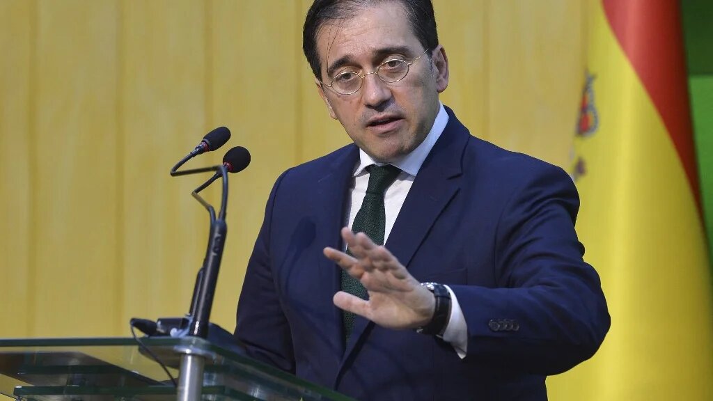 Le ministre des Affaires étrangères espagnol José Manuel Albares s’est rendu ce jeudi en Algérie, premier fournisseur de gaz de son pays, pour discuter du dossier (AFP/Farooq Naeem)