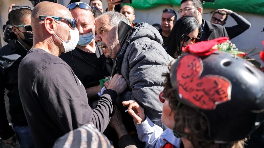 jerusalem-israel-settlers-storm-palestine-home-feb-2022-afp