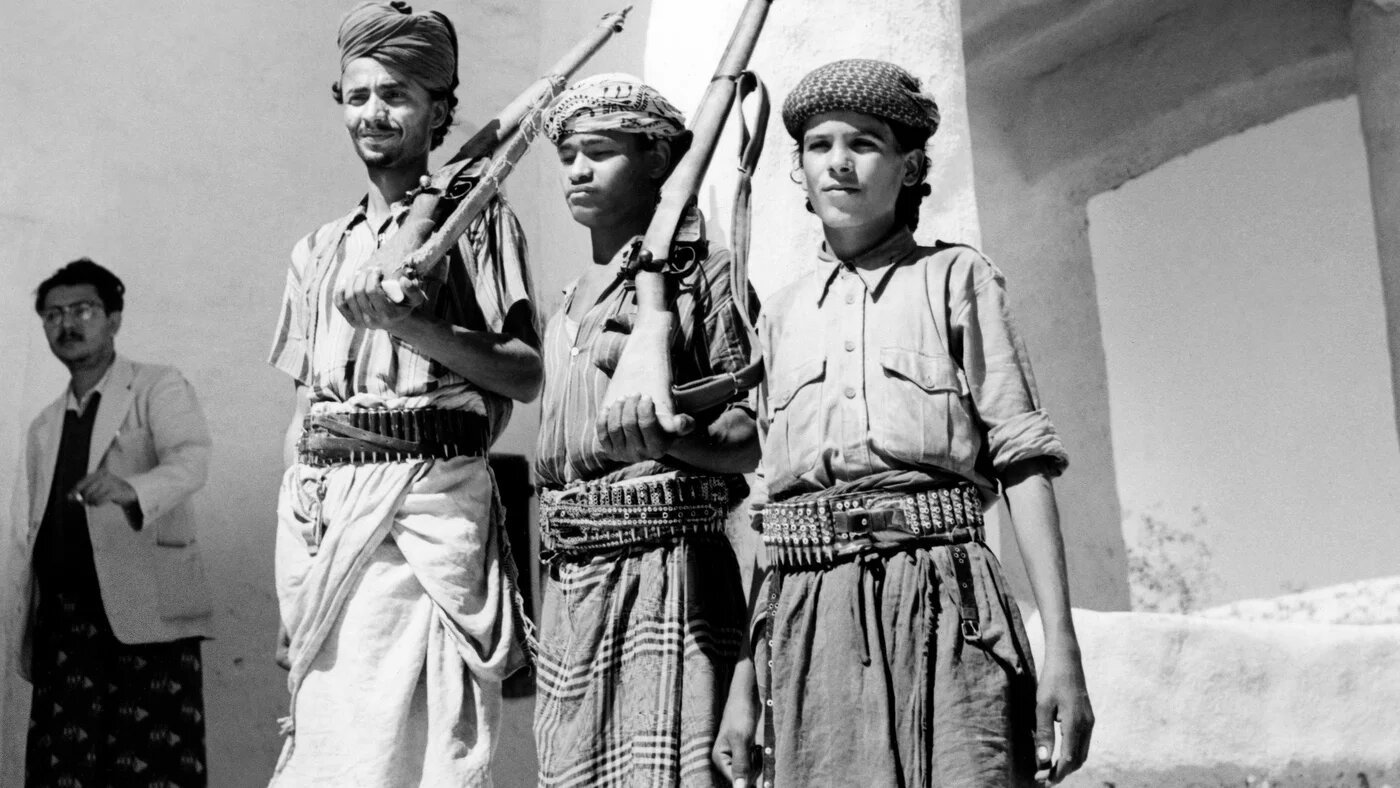 Des combattants yéménites appartenant au protectorat britannique à Aden, en 1957 (AFP)