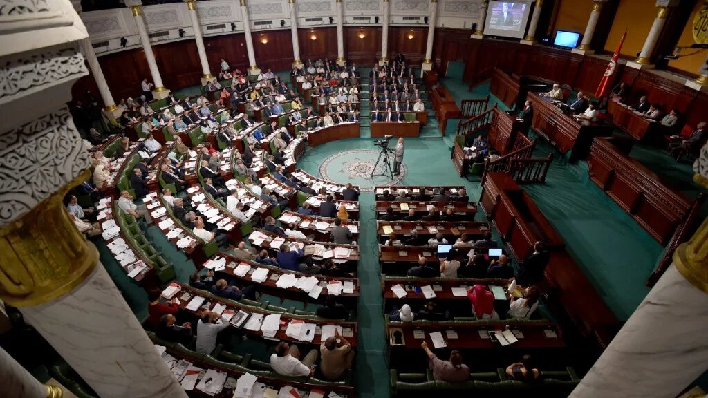 Plusieurs sondages indiquent que le Parlement est l’institution qui recueille le moins la confiance des citoyens (AFP)