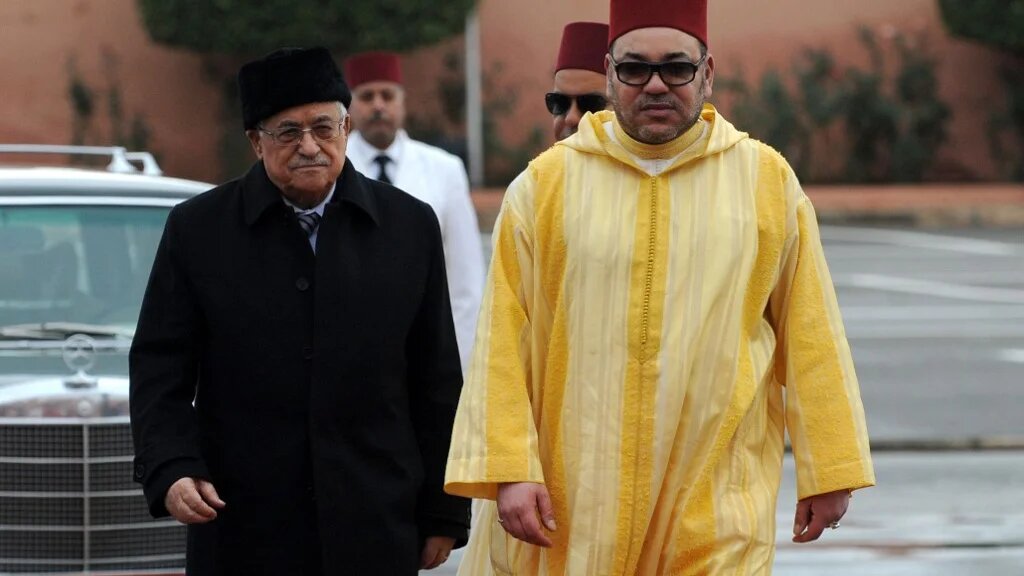 Mohammed VI veut s’imposer comme l’intermédiaire principal entre Abbas et Netanyahou (AFP)