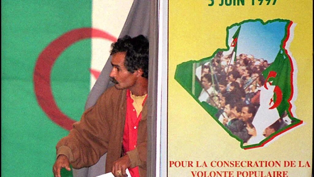 Le Conseil national de transition a terminé son mandat en 1997, année des législatives, pour élire un Parlement depuis sa dissolution en 1992 (AFP) 