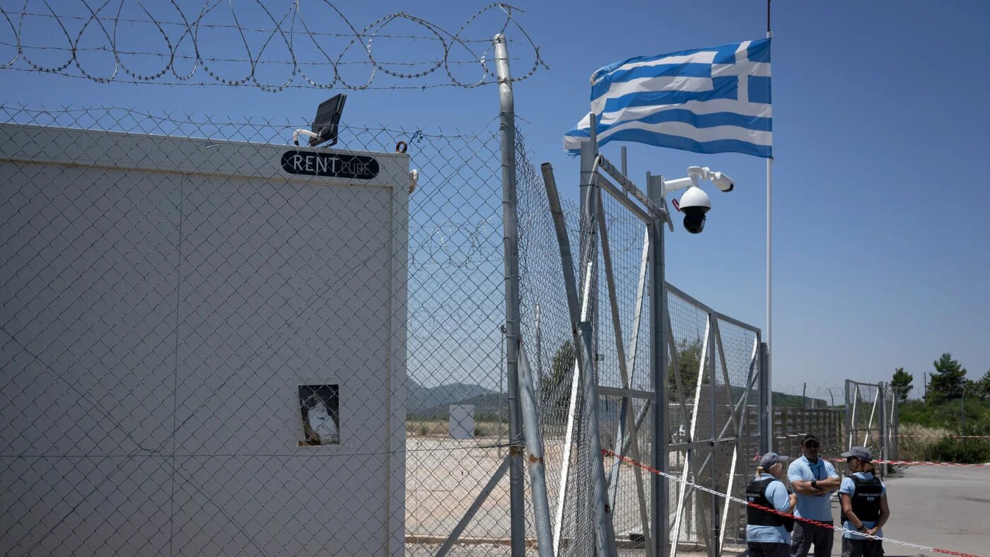 About 100 people gathered outside of the Reception and Identification Center in Malakasa, Greece, in solidarity with the refugees from the shipwreck of Pylos on 24 June 2023 (George Schinas/NurPhoto via Reuters)