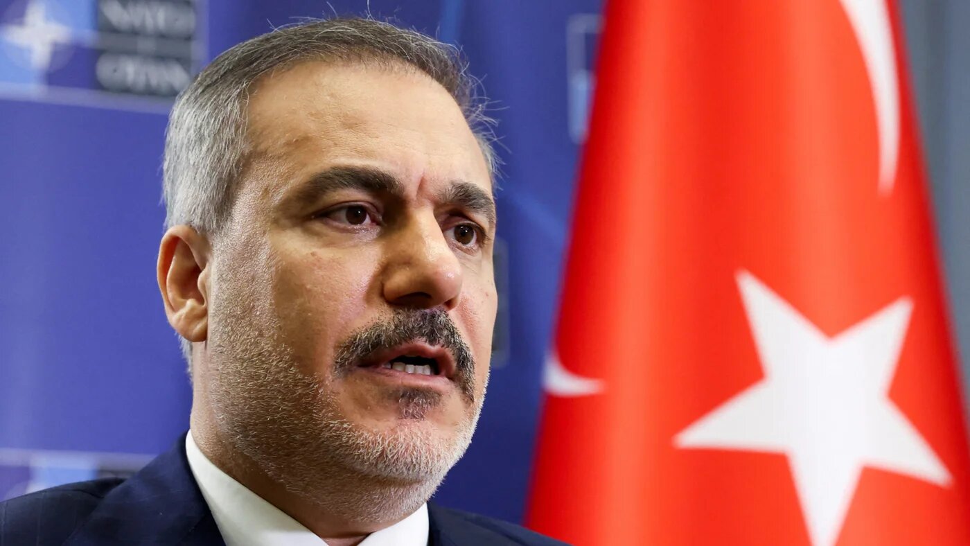 Turkish Foreign Minister Hakan Fidan attends an interview with Reuters, in Brussels, Belgium 4 April 2025 (Reutres/Yves Herman)