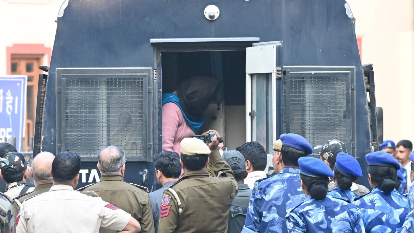 An accused in the Red Fort blast case is brought to Patiala House Court in New Delhi on 20 November 2025, as the NIA says it has detained six people in connection with the 10 November car bomb attack (Ishant Chauhan/Hindustan Times/Sipa USA)