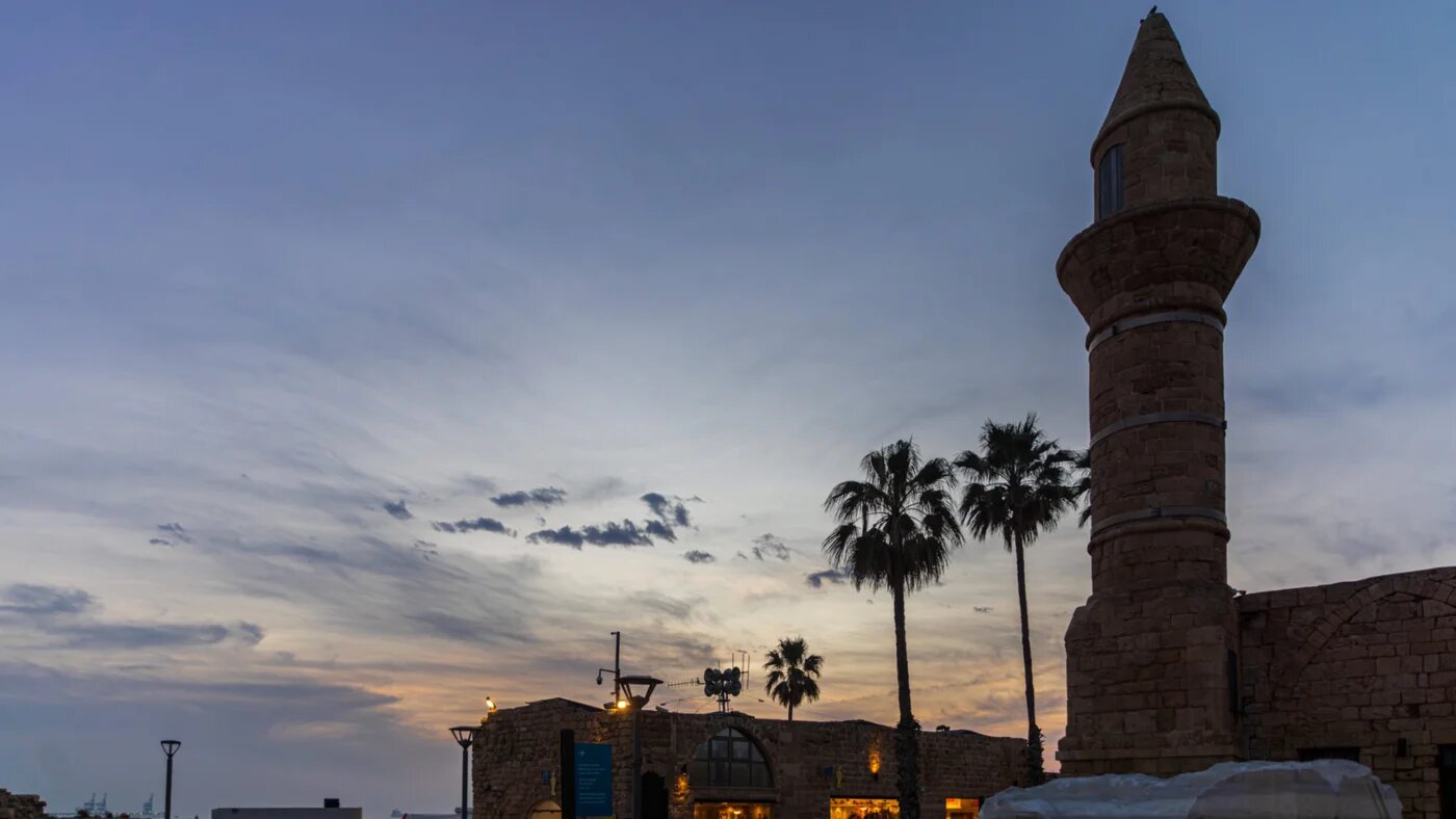 A view of the Bosnian Mosque in Caesarea, Israel (IMAGO/Christian Offenberg via Reuters)
