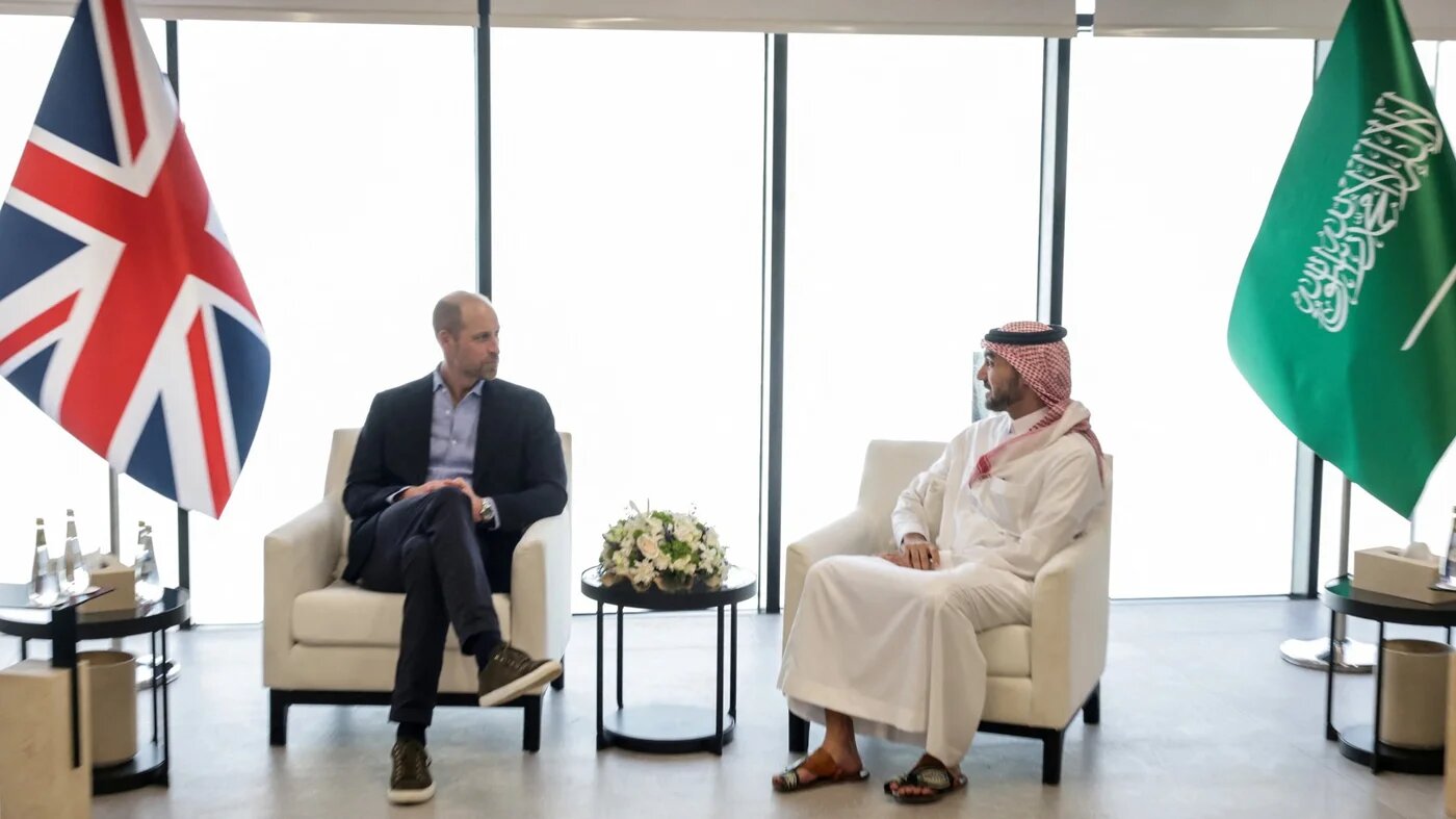 Prince William speaks with Prince Abdulaziz, Minister of Sport
