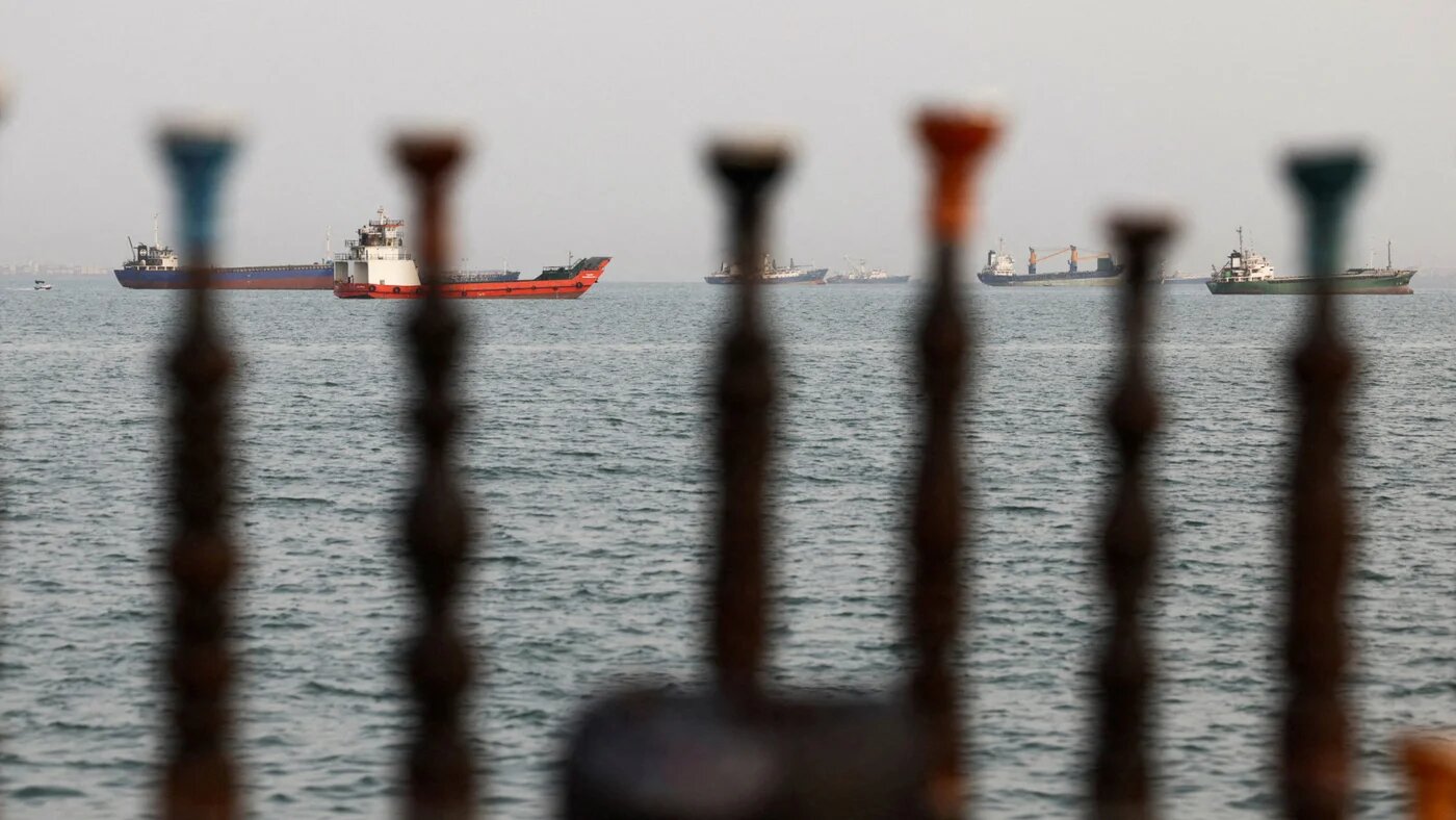 Vessels in the Strait of Hormuz are visible near the beach of Bandar Abbas, Iran, 22 May 2026 (Majid Asgaripour/WANA (West Asia News Agency) via Reuters)