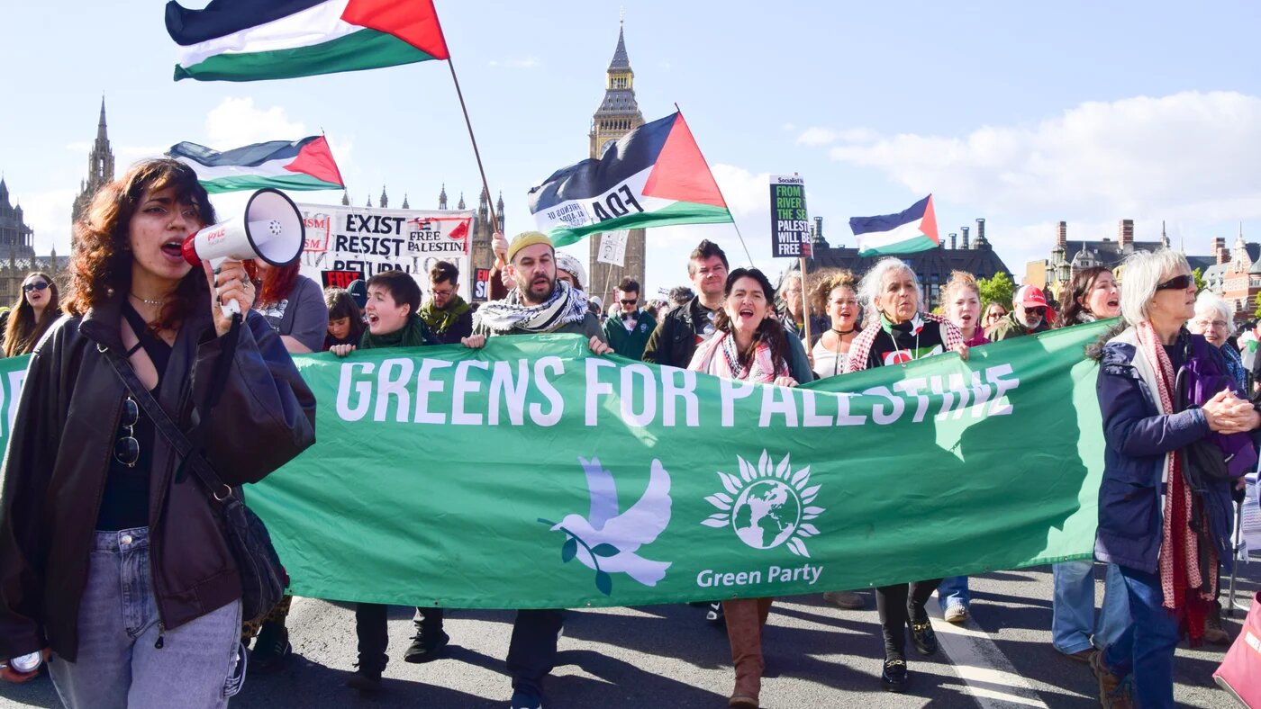 Green Party supporters march across Westminster Bridge during the National March for Palestine in London on 10 October 2026 (Vuk Valcic/Zuma Press Wire)