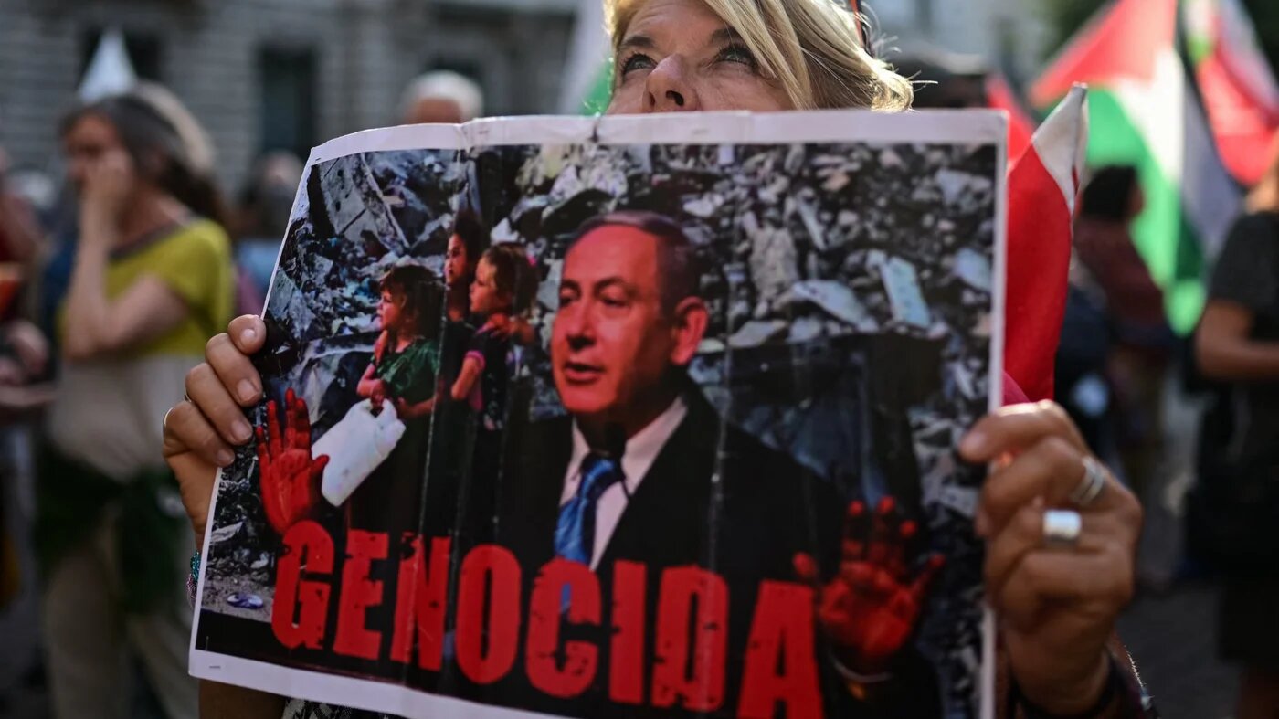 Israeli Prime Minister Benjamin Netanyahu speaks at a ceremony in Jerusalem, Israel, 21 April 2026 (Ilia Yefimovich/Pool/Reuters)