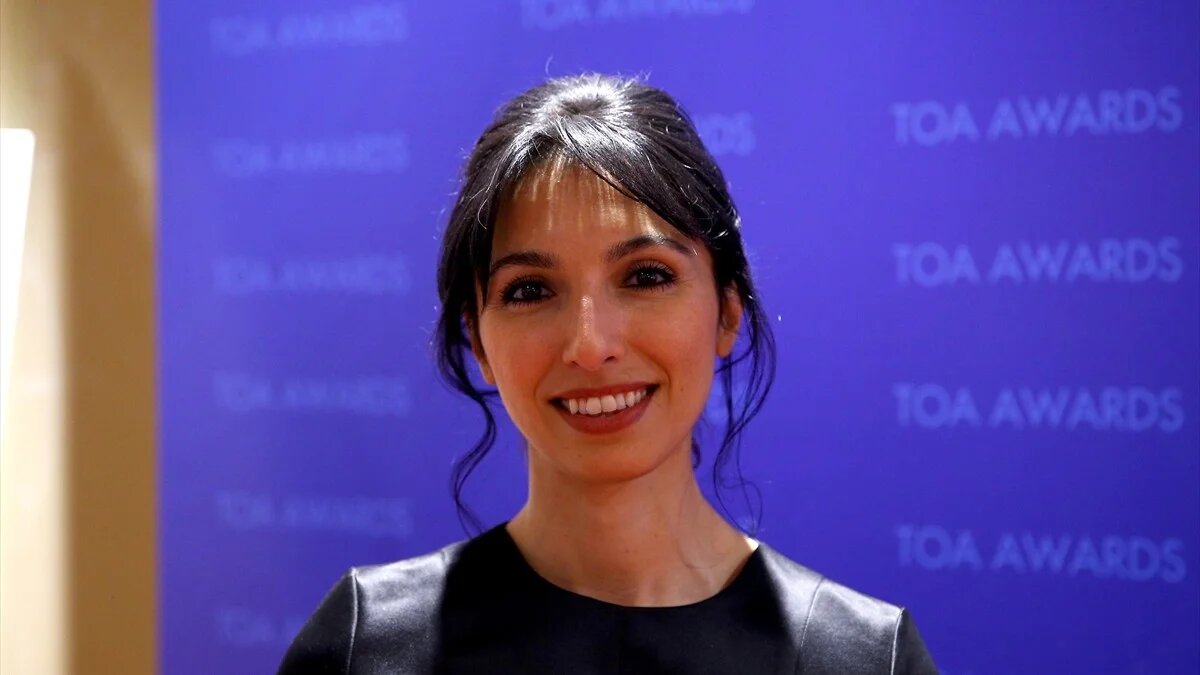 Hafize Gaye Erkan poses for a photo after receiving an award at the ceremony of the "40 Most Influential Young People Under 40" awards in New York in 2017 (Anadolu Agency)