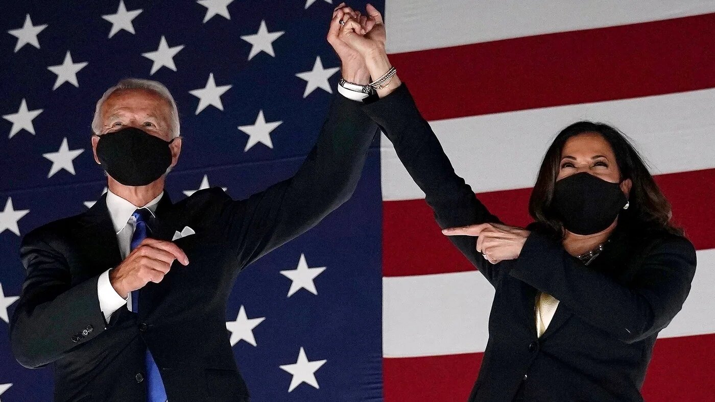 « Je suis honoré et empli d’humilité par la confiance que les Américains m’ont fait ainsi qu’à la vice-présidente élue » Kamala Harris (à droite), a déclaré Joe Biden dans un communiqué (AFP)