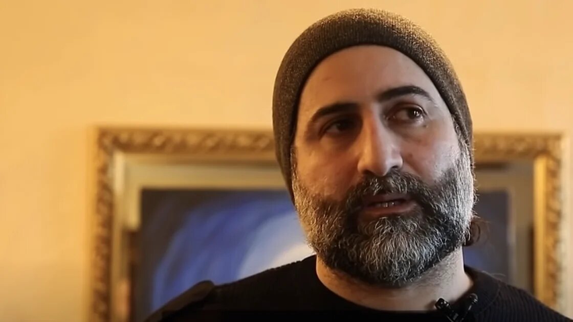 Omar ben Laden a grandi avec son père, dans les camps d’entraînement de l’organisation, avant de décider, en 2001, de suivre sa propre voie (capture d’écran)