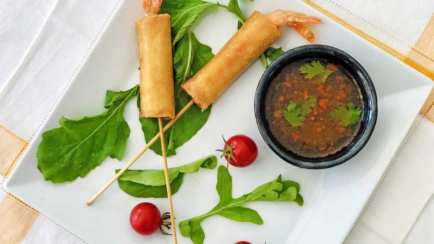 Les crevettes en sefsari s’accompagnent d’une sauce aigre-douce (MEE/Foued Frini) 