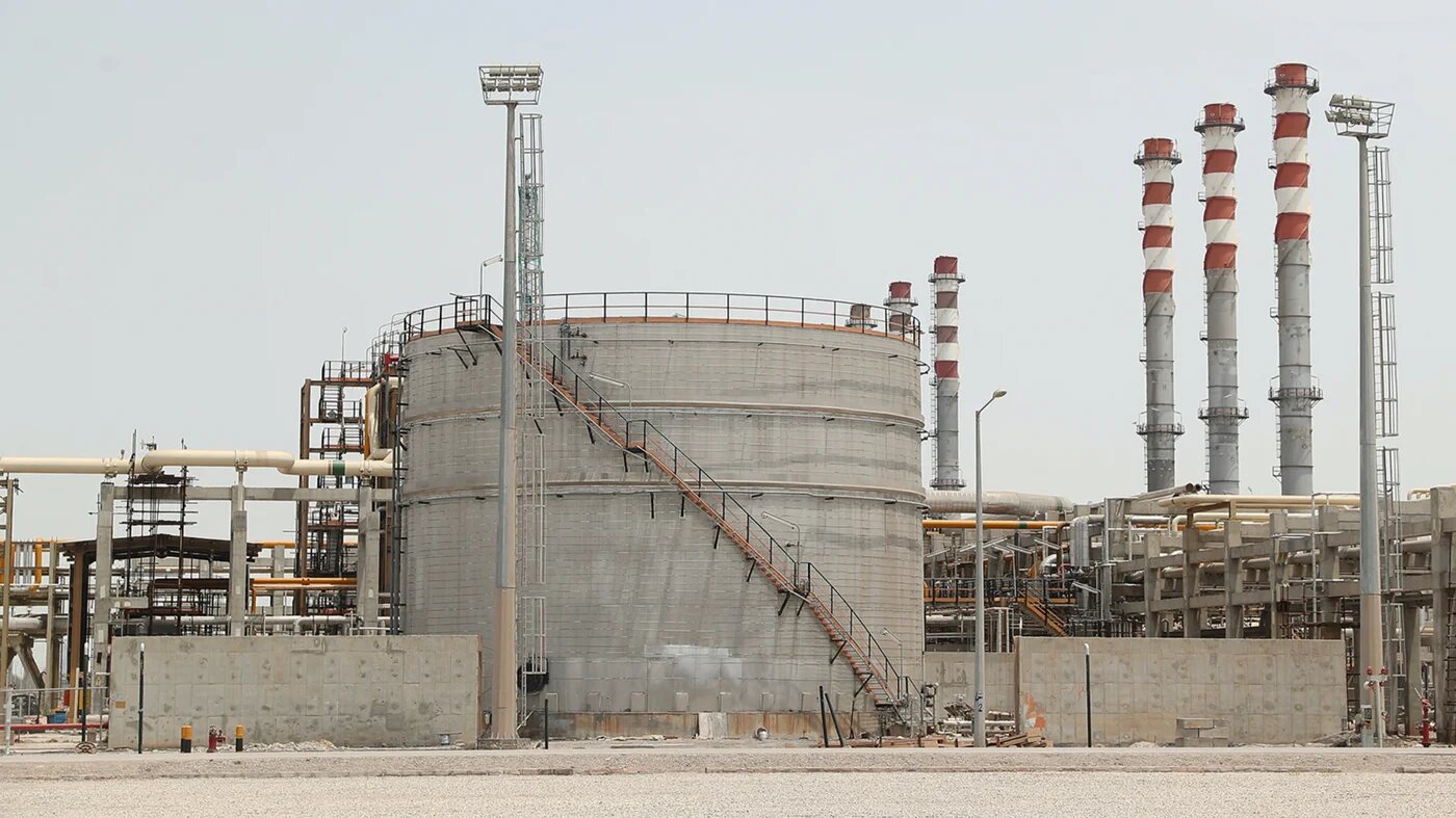 A general view of the petrol refinery in the Gulf port city of Bandar Abbas in Iran, on 30 April 2017  (AFP)