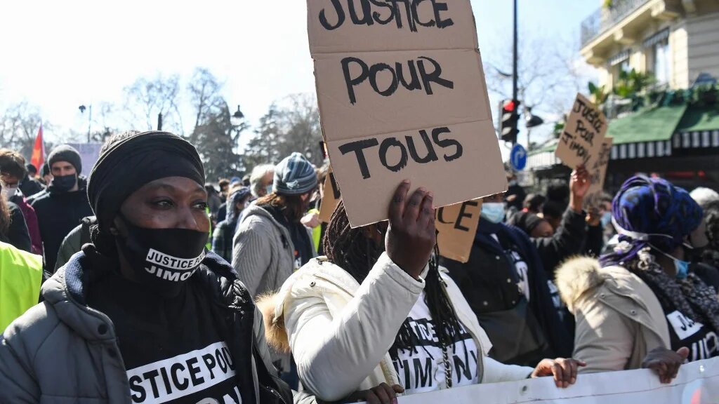 Manifestation contre le projet de loi « sécurité globale », les violences policières et le racisme, à Paris, le 20 mars 2021 (AFP/Alain Jocard)