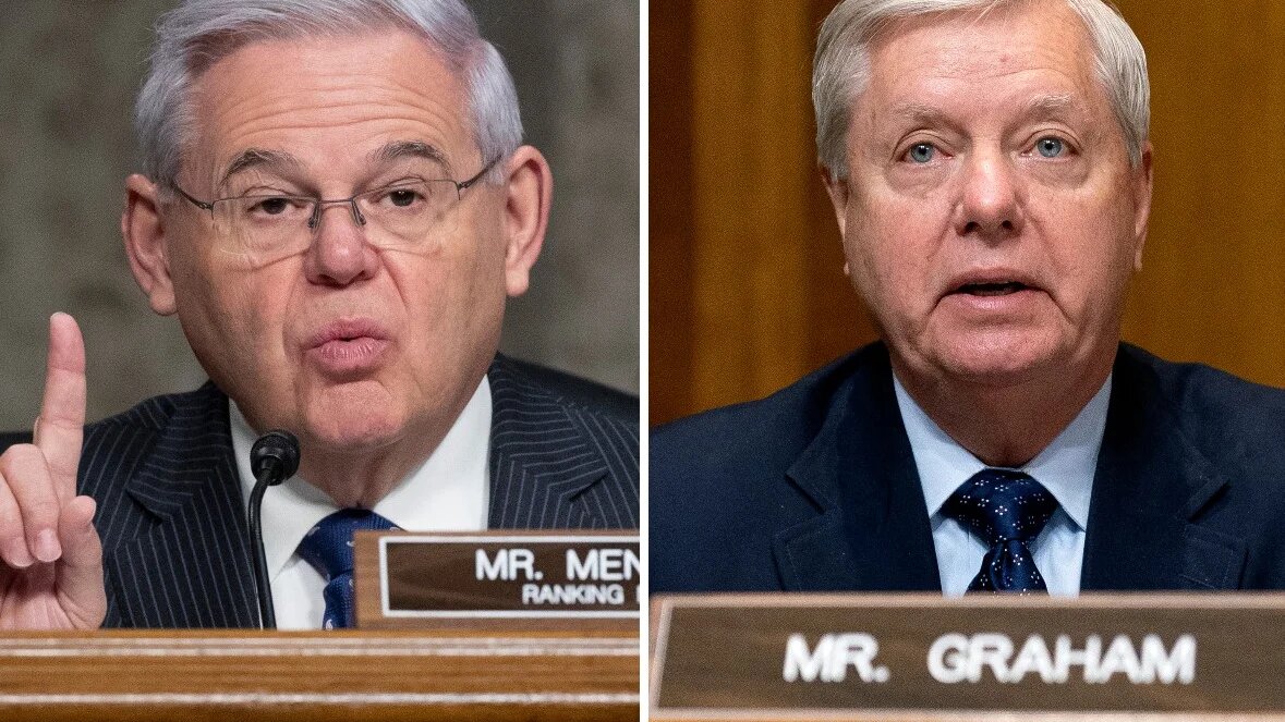 Democratic Senator Bob Menendez (L) and Republican Lindsey Graham 