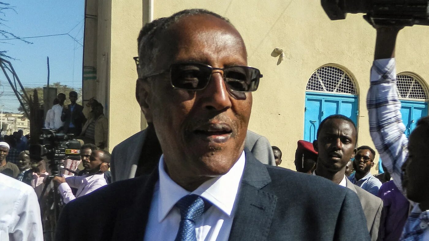 Muse Bihi Abdi speaking to media during the presidential election in Hargeisa, Somaliland on 21 November 2017 (AFP)