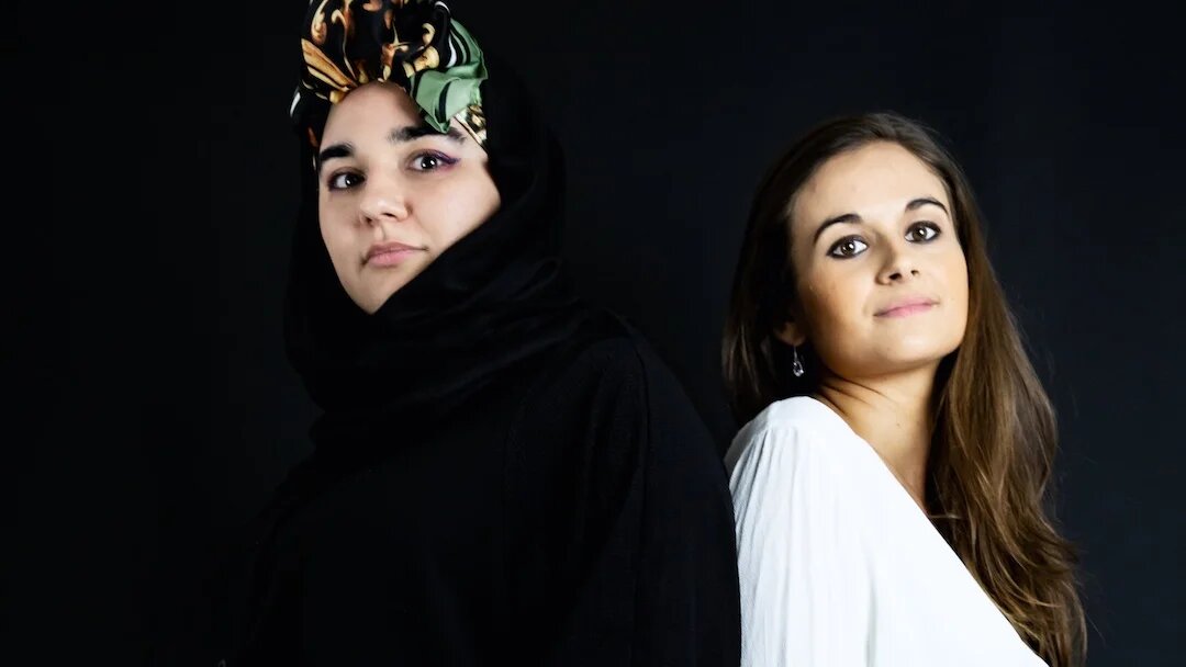Élise Saint-Jullian, journaliste spécialisée en droits des femmes et des religions (à droite), et LK. Imany, illustratrice (MEE/Linda Rachdi)