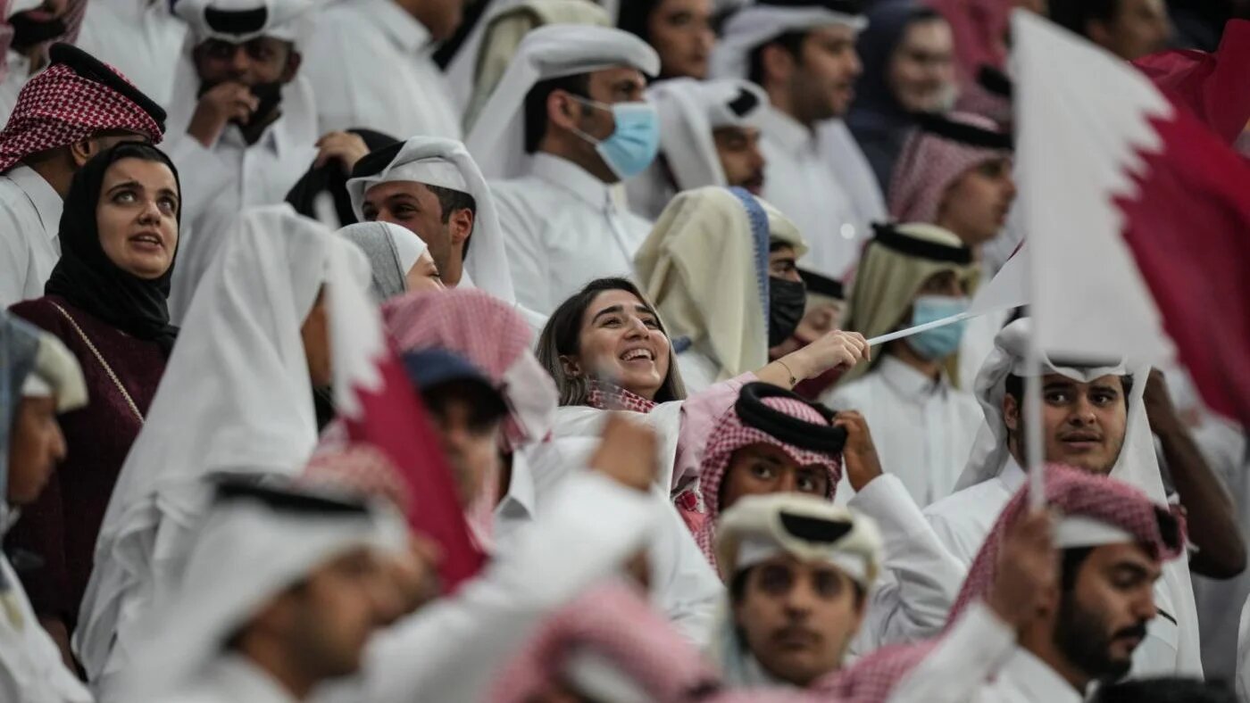 Des supporteurs qataris lors de la dernière Coupe arabe de football à Doha (Reuters)