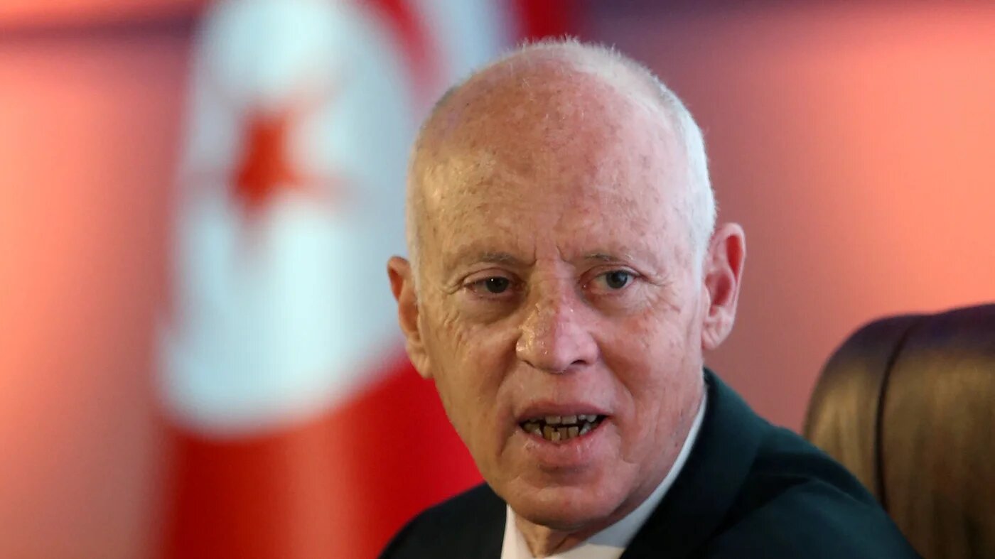 Le 25 juillet, Kais Saied avait annoncé qu’il se chargeait du pouvoir exécutif, avec « l’aide du gouvernement » appelé à être dirigé par un nouveau chef désigné par ses soins (AFP/Karim Jaafar)